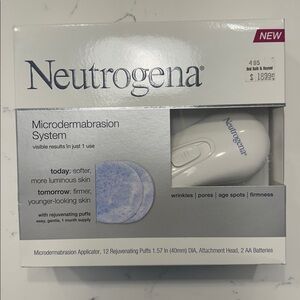 Neutrogena Microdermabrasion Kit with Blue Puffs